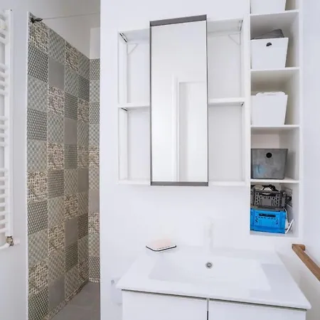 Apartment Parisian Cosy 1bd Apart For 2